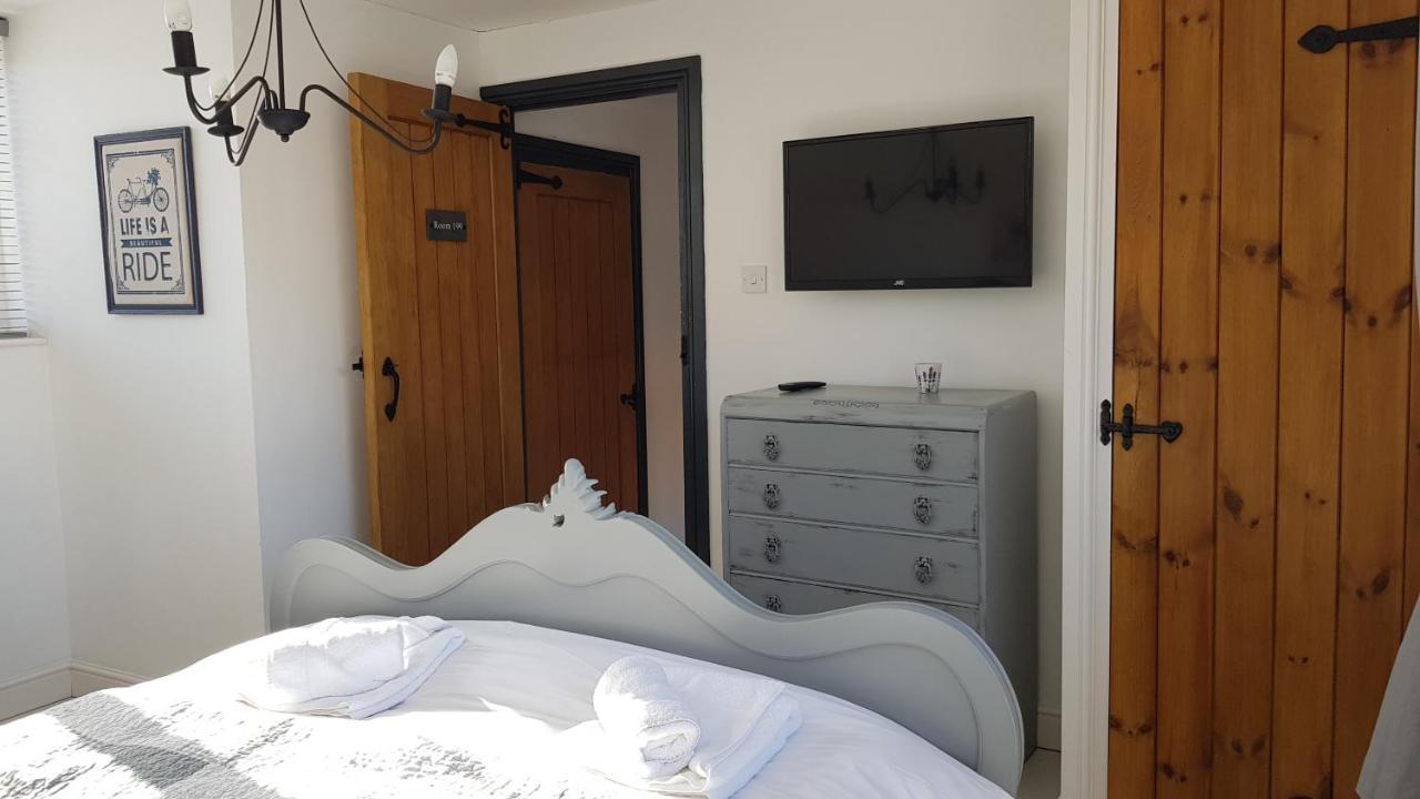 The Hideaway Villa Whitby Ngoại thất bức ảnh