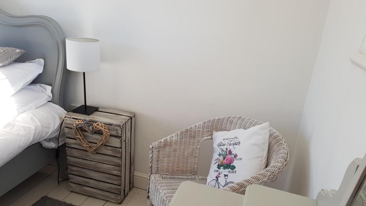 The Hideaway Villa Whitby Ngoại thất bức ảnh
