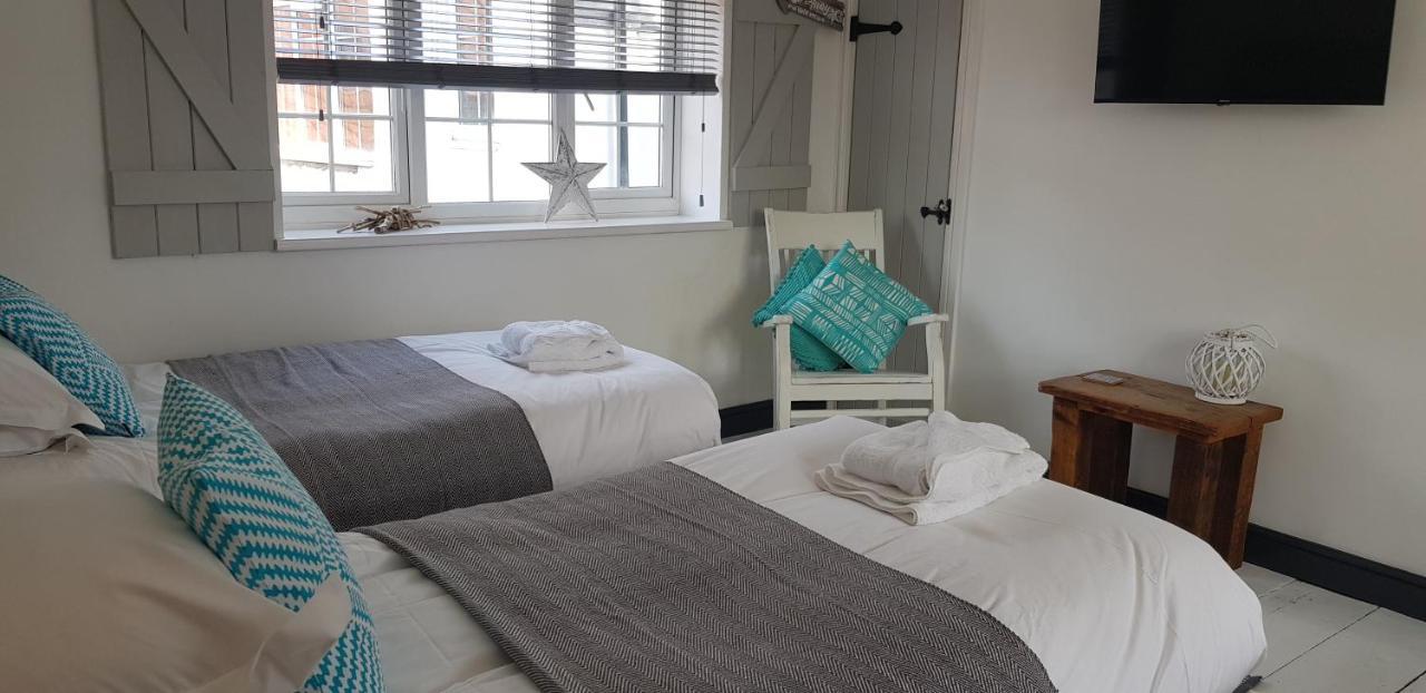 The Hideaway Villa Whitby Ngoại thất bức ảnh