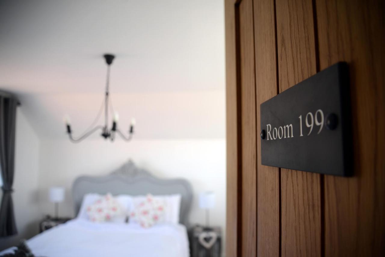 The Hideaway Villa Whitby Ngoại thất bức ảnh